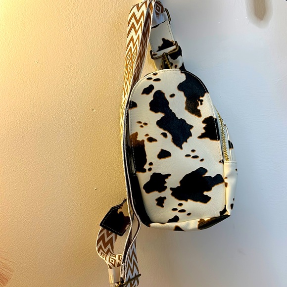 COW Vegan Leather Sling Bag - Picture 4 of 11